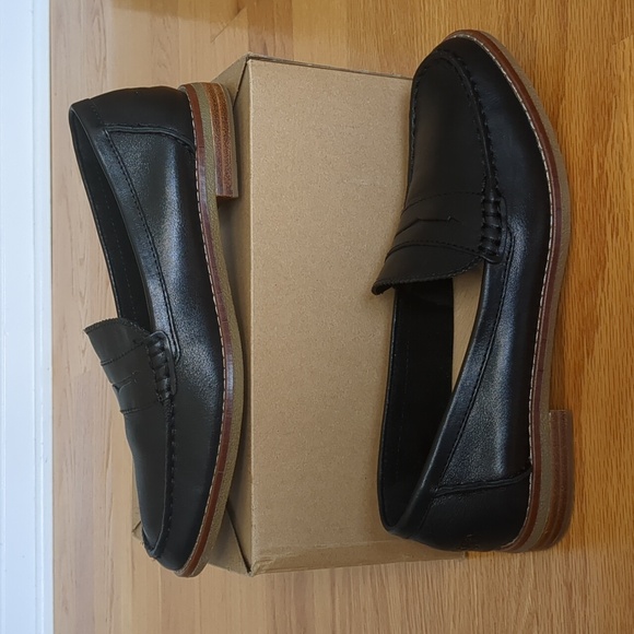 Sperry Women's Seaport Penny Loafer; US 6 (M) - Picture 4 of 11